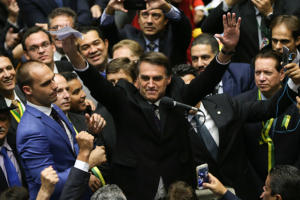 Vanessa Grazziotin: Jair Bolsonaro serve a projeto que destituiu Dilma por meio de um golpe parlamentar