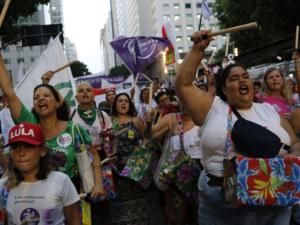 Novas políticas públicas, atos em todo país e protesto contra vinícolas: como foi o 8 de março?